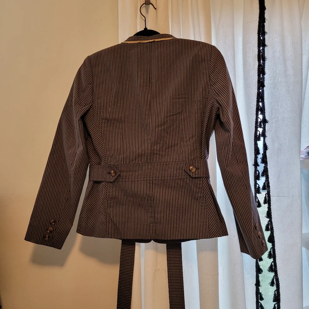 APOSTROPHE WOMENS SIZE 8 GRAY STRIPED STRUCTURED BLAZER-TIES IN THE FRONT - Picture 11 of 15